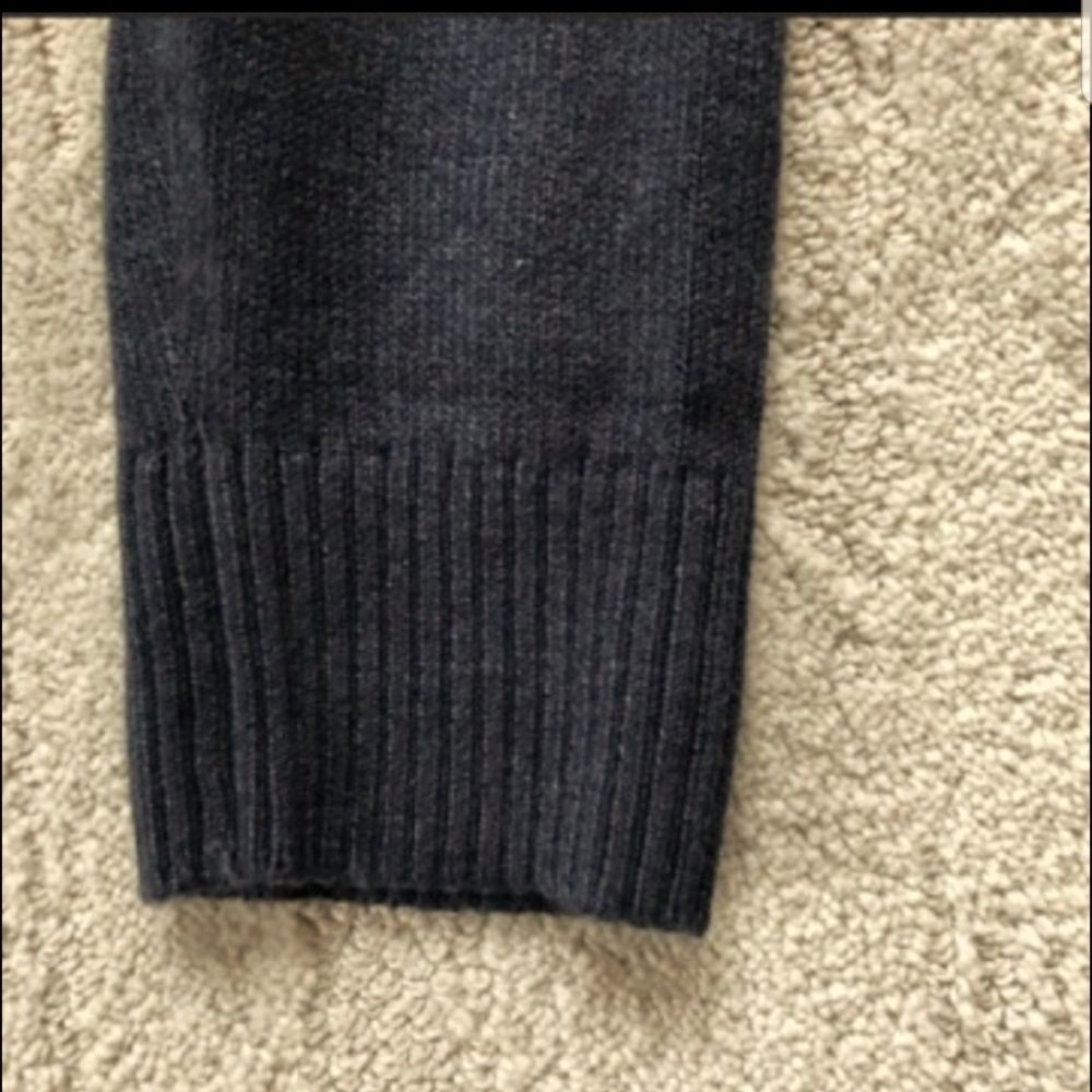 Men’s Banana Republic Pullover - Picture 7 of 7